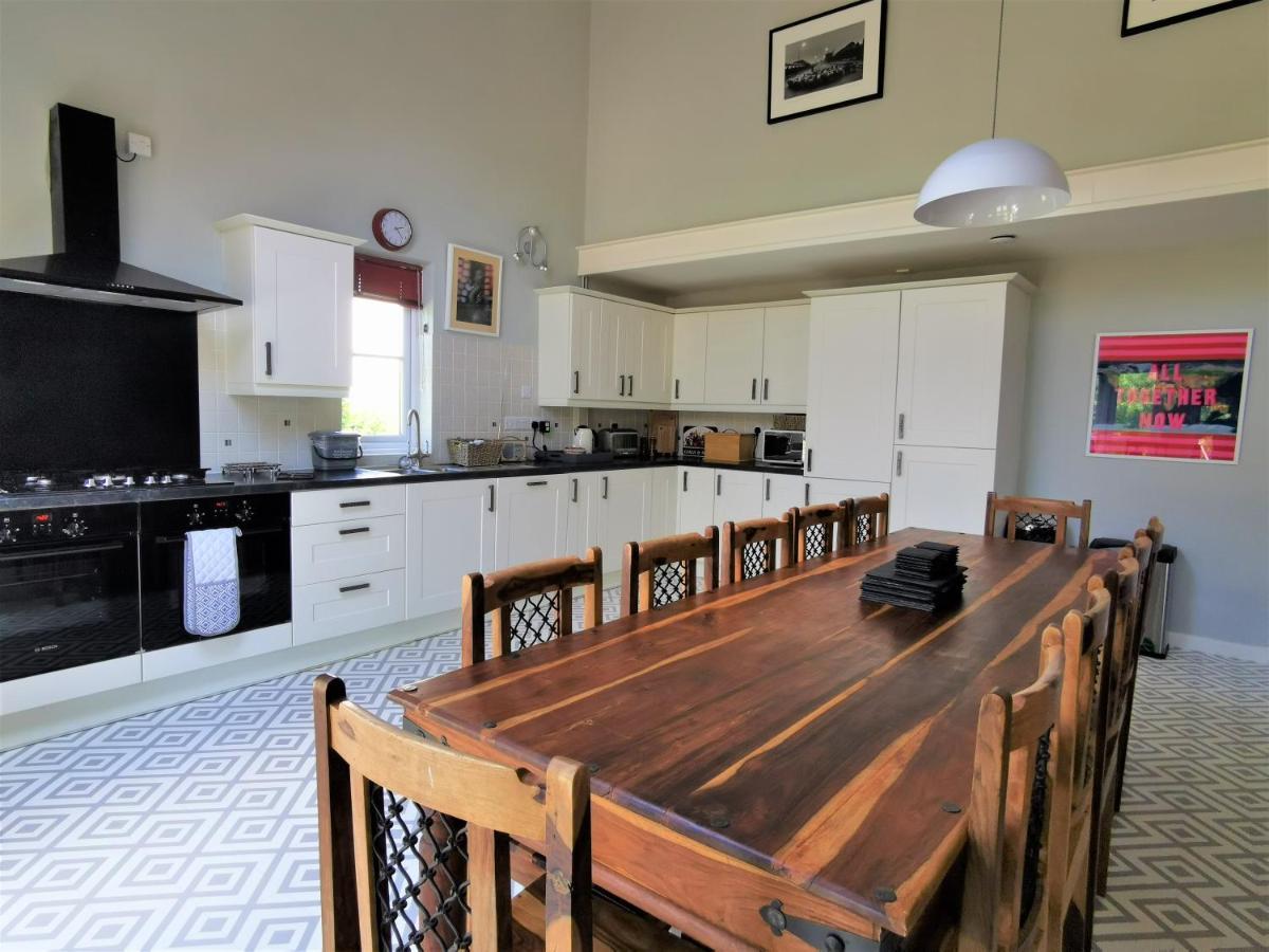 Wellstone Cottages - Coach House Llanfyrnach Bagian luar foto